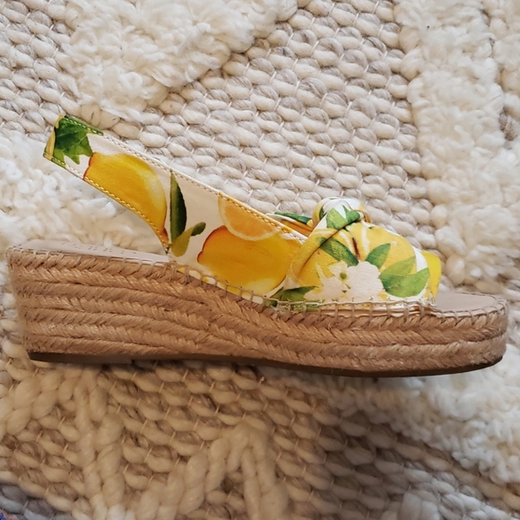 Lemon Sandals - Picture 3 of 6